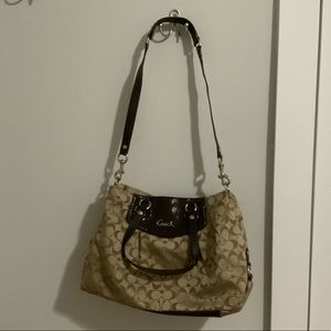 Crossbody COACH NY Purse!